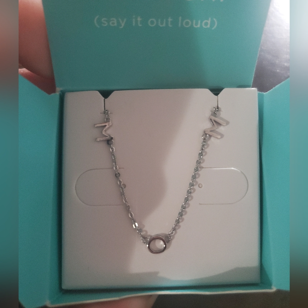 3/$40 - RETIRED Origami Owl MOM with Pave Hearts Chain Necklace
